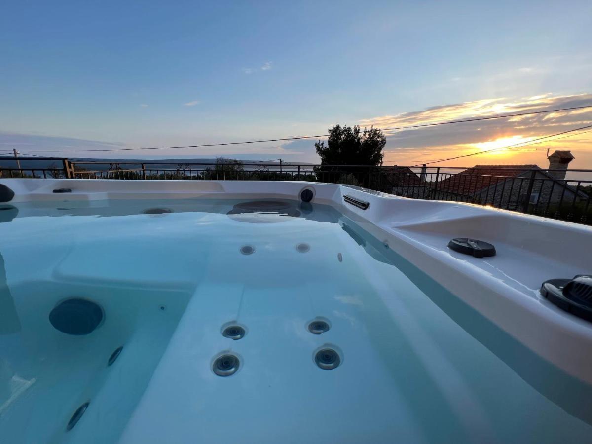 Podgora Experience Suite With Jacuzzi Nerezine Ngoại thất bức ảnh