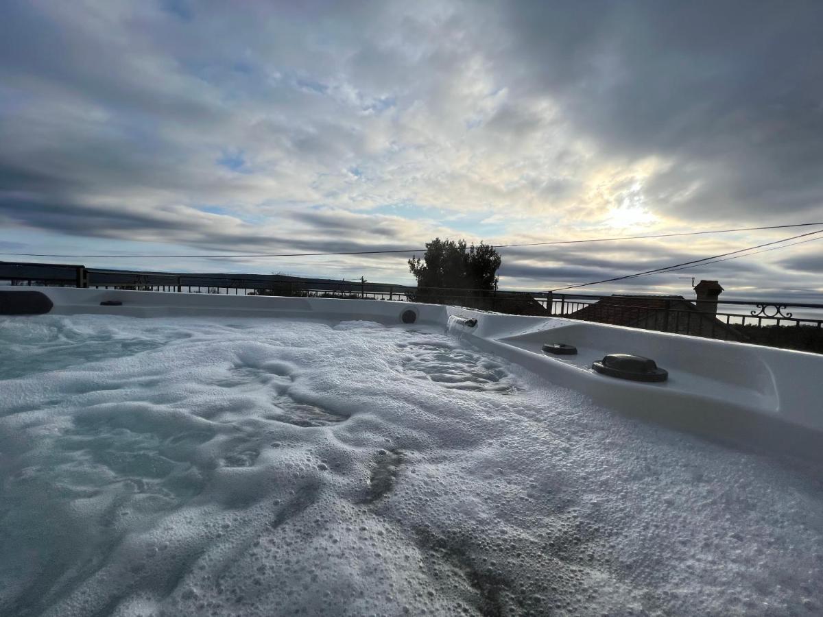 Podgora Experience Suite With Jacuzzi Nerezine Ngoại thất bức ảnh